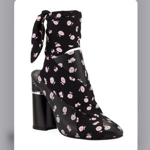 3.1 PHILLIP LIM
🌸Drum Glove Floral-Print Mules👡